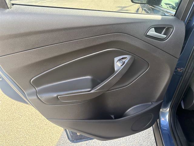 Certified 2018 Ford Escape SE image 16