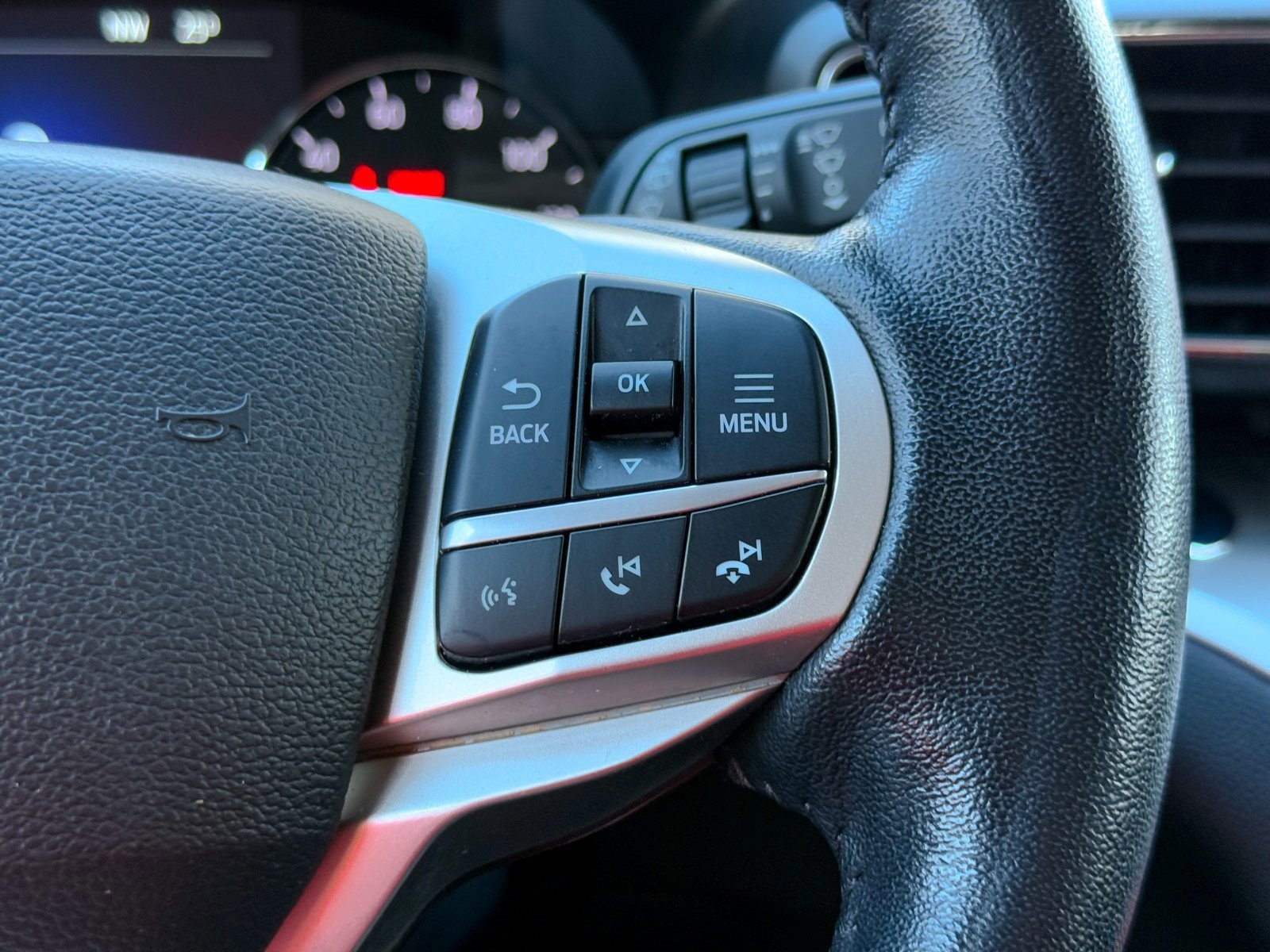 Certified 2022 Ford Explorer XLT w/ Equipment Group 202A image 41