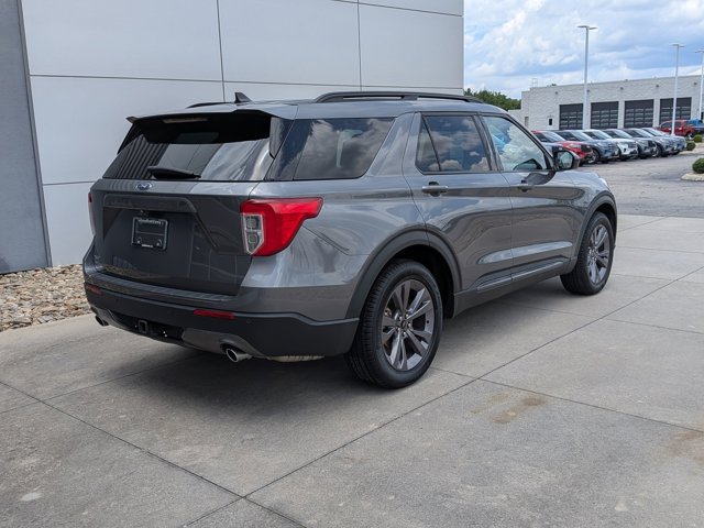 Certified 2023 Ford Explorer XLT w/ Equipment Group 202A RWD image 4