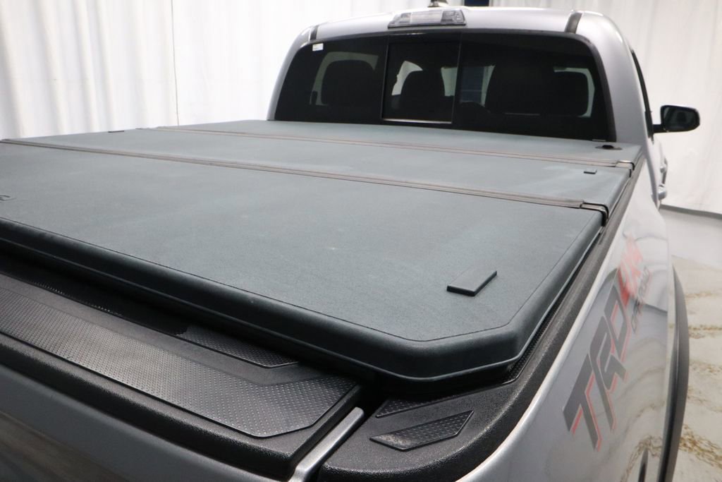 Used 2021 Toyota Tacoma TRD Off-Road image 15