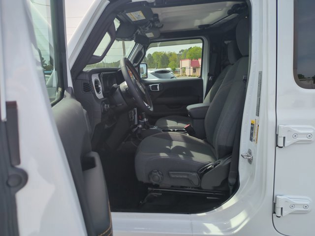 Used 2024 Jeep Wrangler Unlimited Sahara w/ Safety Group image 15