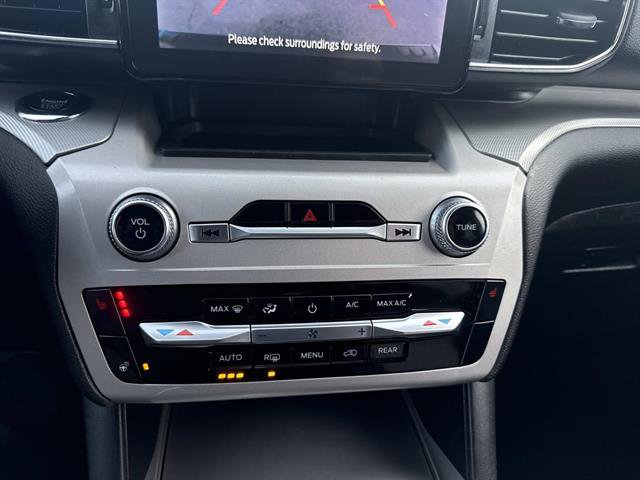 Certified 2022 Ford Explorer XLT w/ Equipment Group 202A image 26