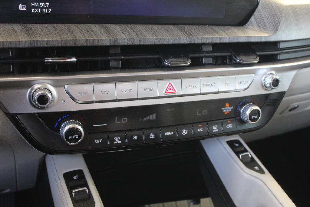 Used 2023 Kia Telluride EX w/ EX Captain's Chair Package FWD image 14