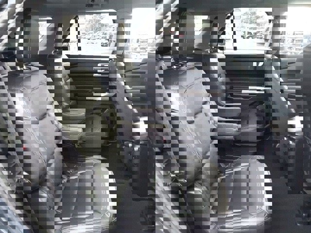 Certified 2022 Ford Explorer XLT w/ Equipment Group 202A image 28