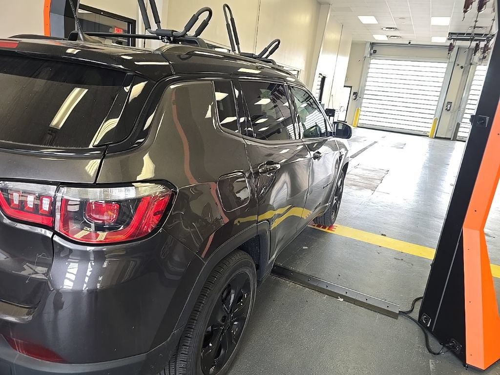 Used 2020 Jeep Compass Latitude AWD/4WD image 3