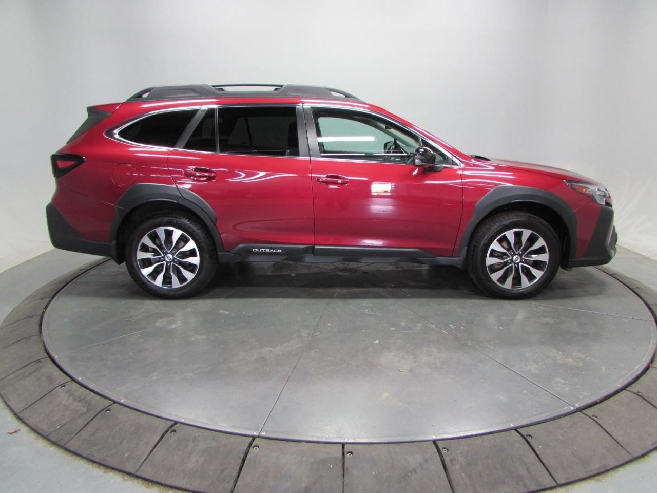 Used 2024 Subaru Outback Limited XT AWD/4WD image 8