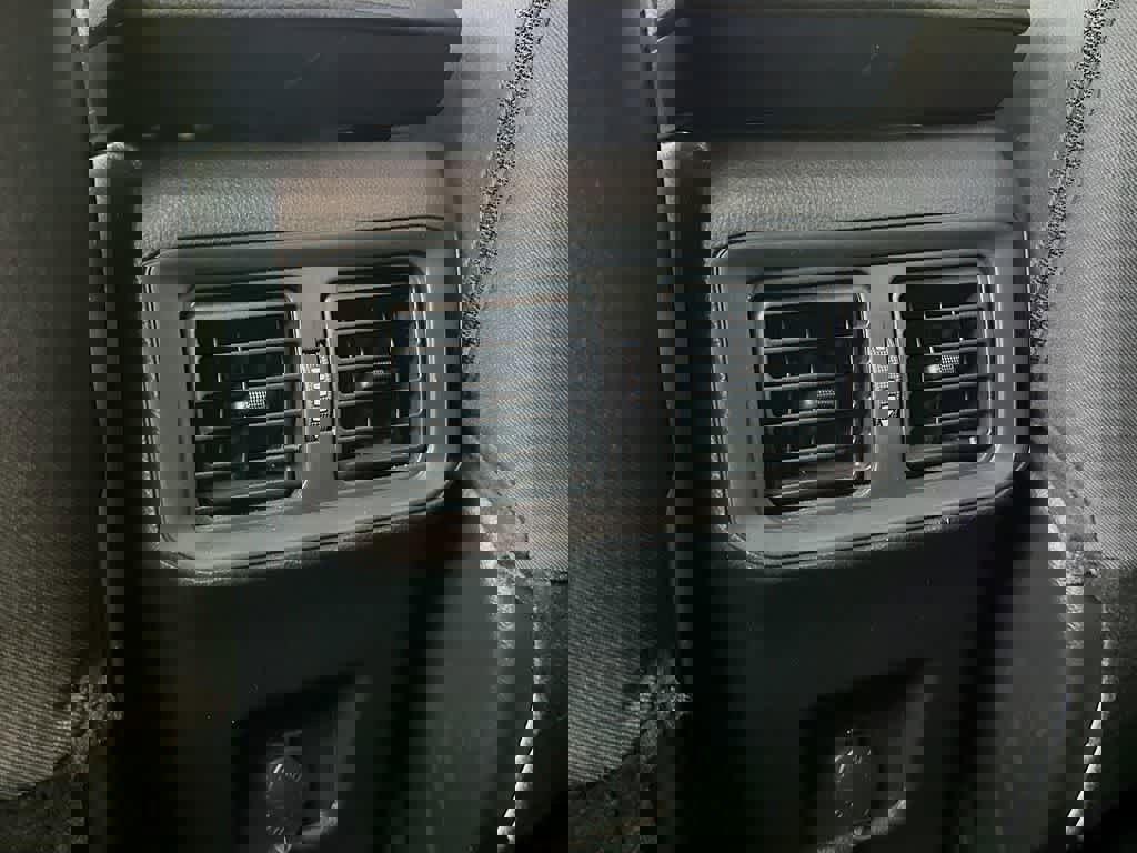 Used 2021 Toyota RAV4 LE image 16