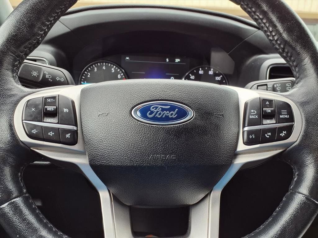 Certified 2022 Ford Explorer XLT w/ Equipment Group 202A image 22