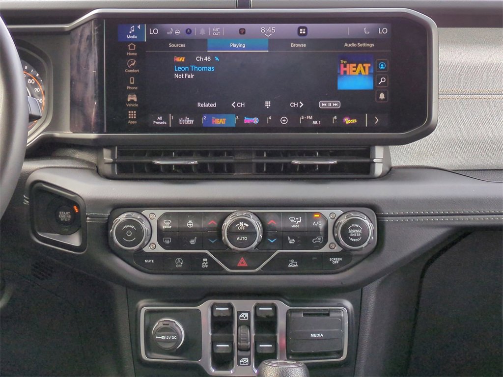 Used 2024 Jeep Wrangler Sahara image 18