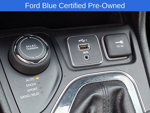 Used 2020 Jeep Cherokee Latitude Plus AWD/4WD image 27
