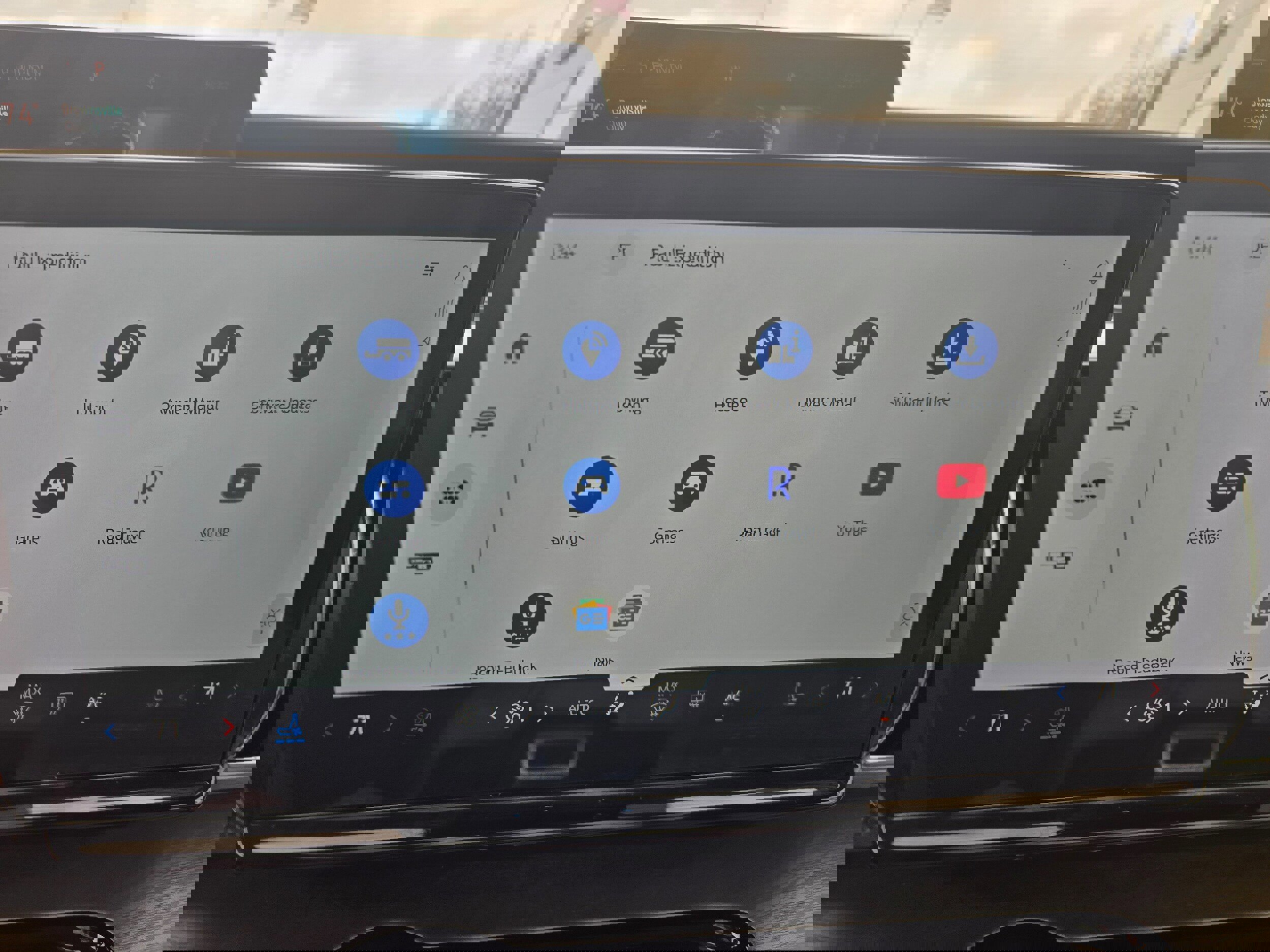 Certified 2025 Ford Expedition Platinum image 22