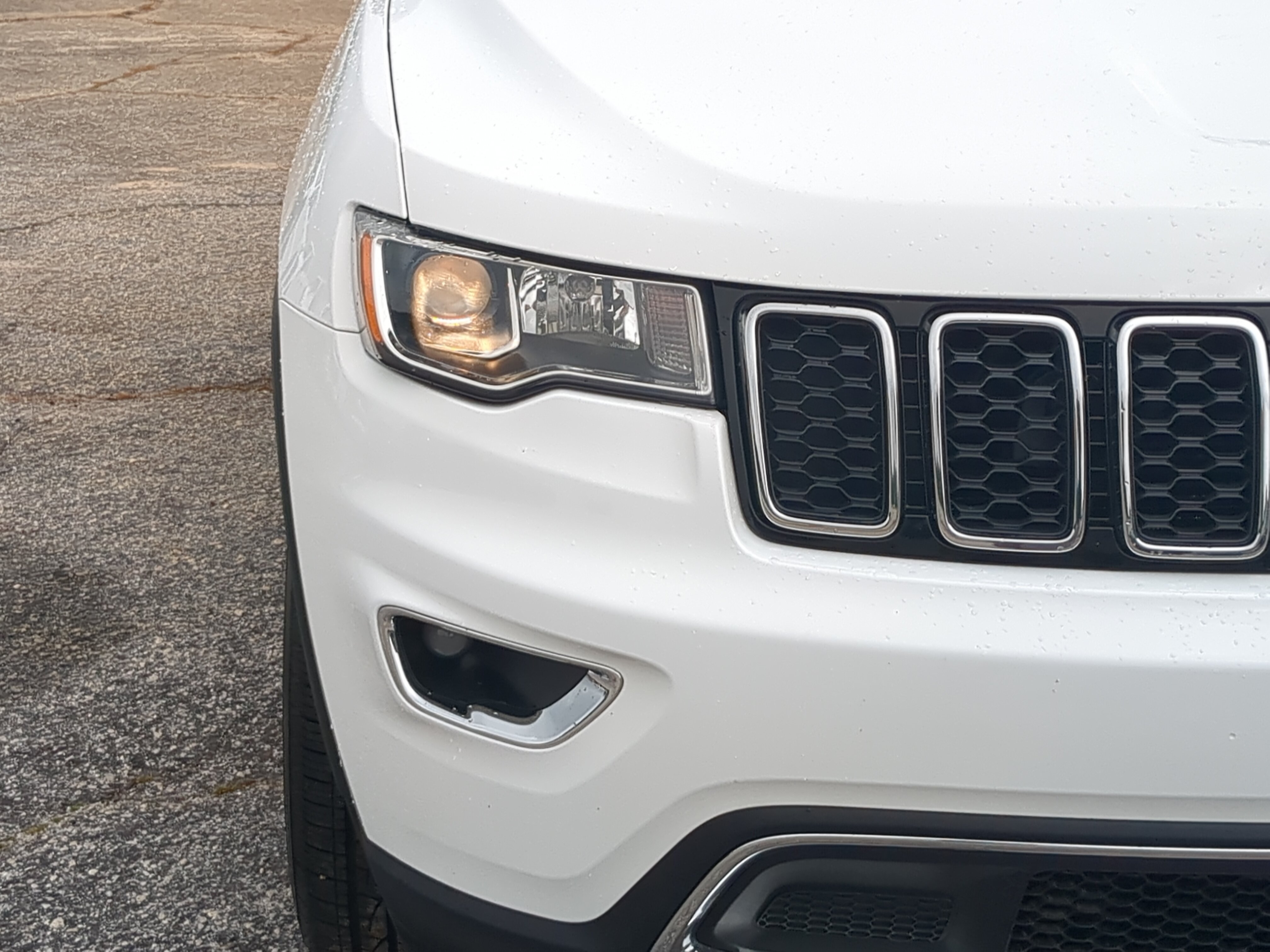 Used 2020 Jeep Grand Cherokee Limited AWD/4WD image 8