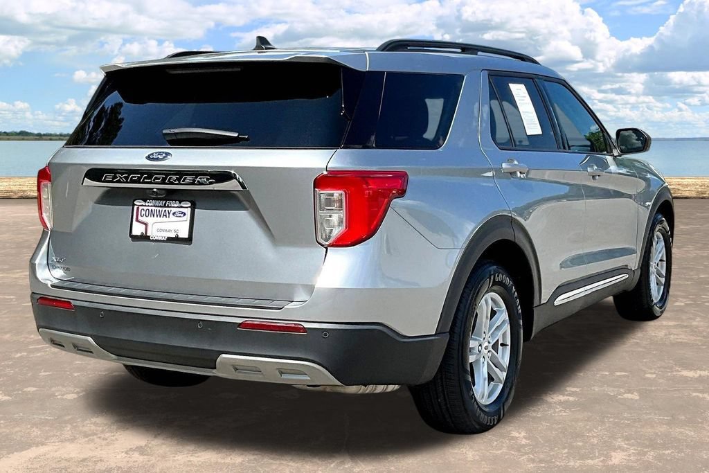 Certified 2024 Ford Explorer XLT w/ Equipment Group 202A RWD image 8
