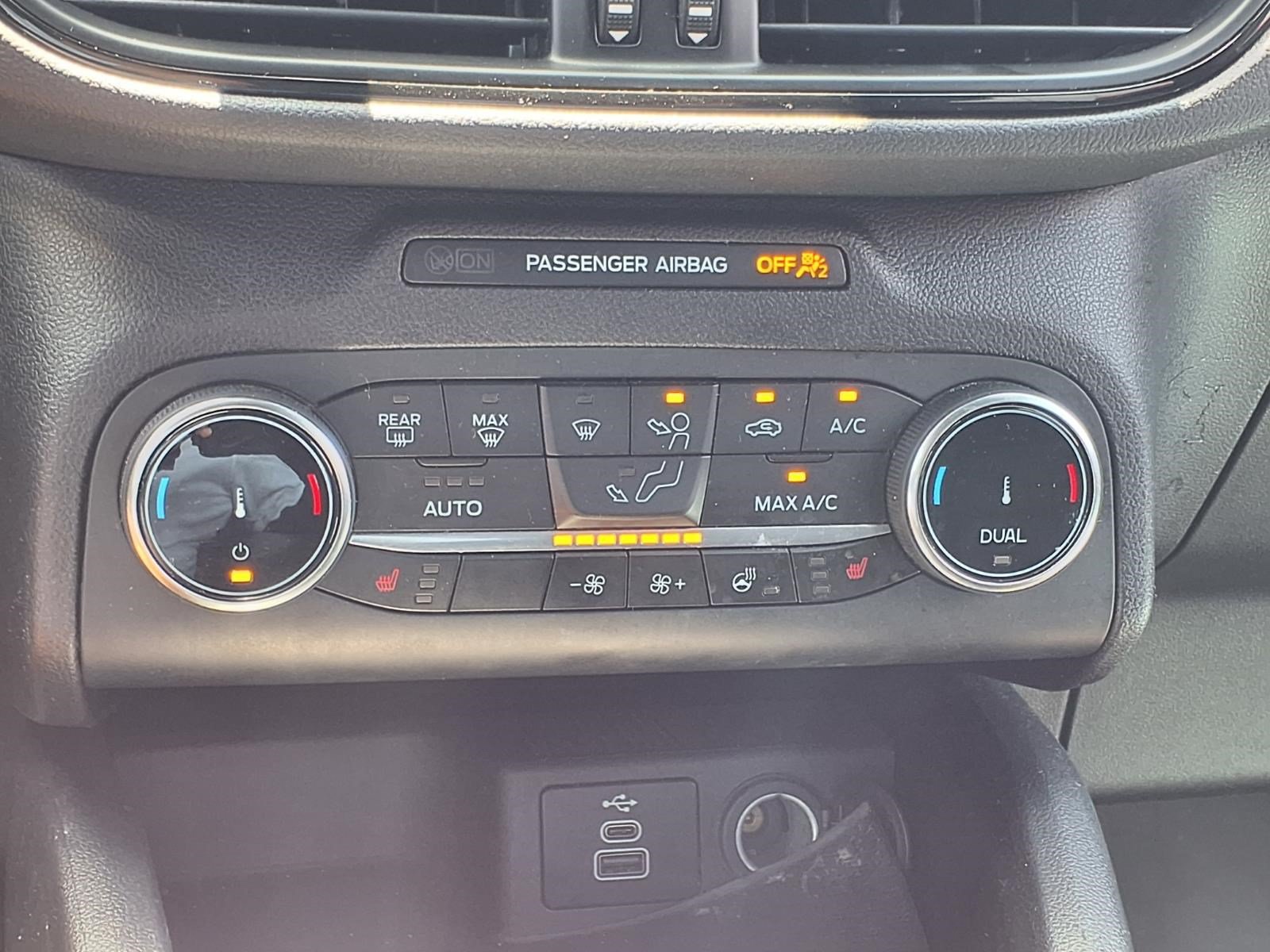 Certified 2025 Ford Escape ST-Line Select AWD/4WD image 19