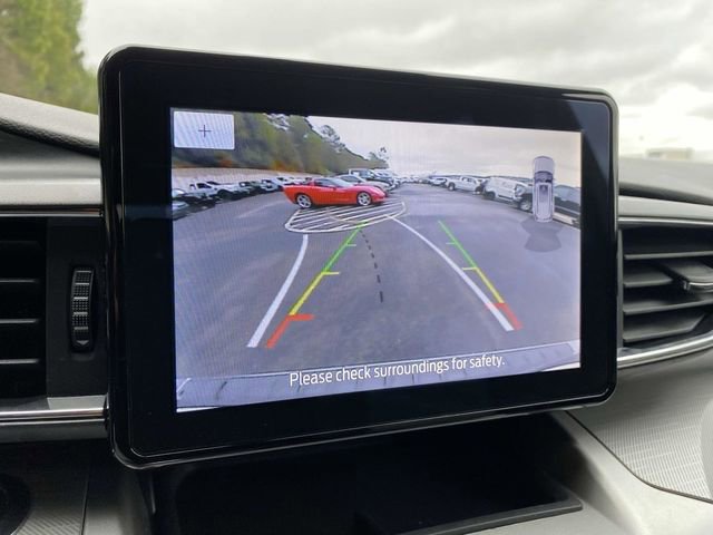 Certified 2022 Ford Explorer XLT w/ Equipment Group 202A image 30