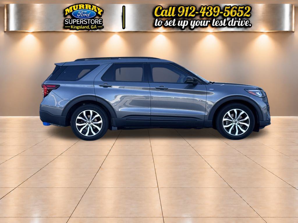 Certified 2025 Ford Explorer ST-Line w/ Premium Package RWD image 3