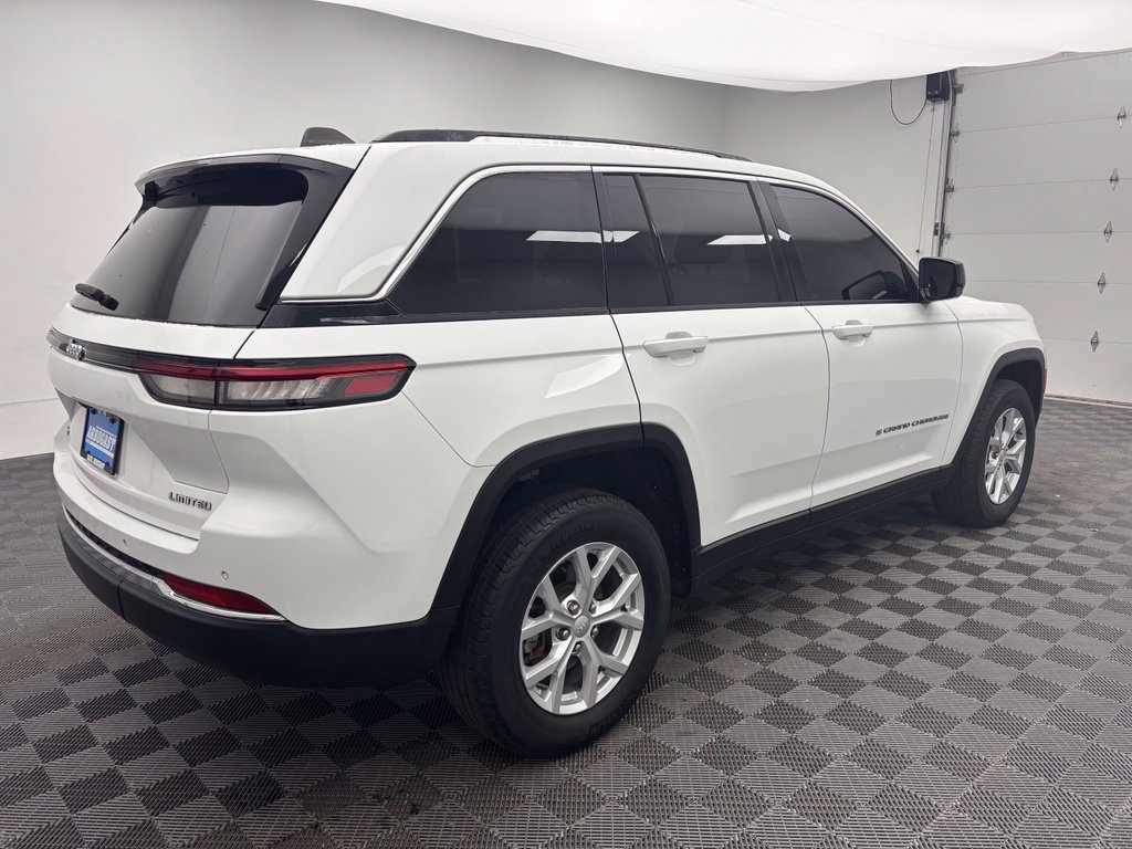 Used 2024 Jeep Grand Cherokee Limited AWD/4WD image 8