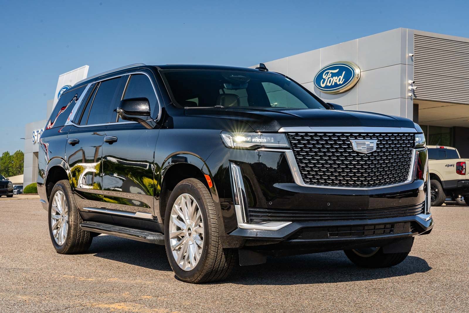 Used 2024 Cadillac Escalade Premium Luxury AWD/4WD video 1