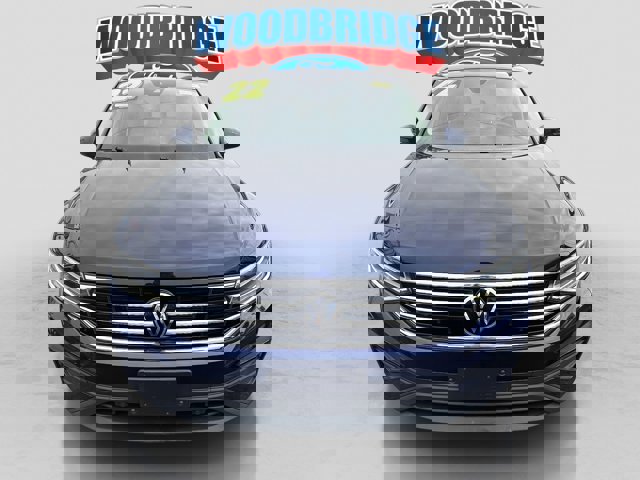 Used 2022 Volkswagen Tiguan SE w/ Panoramic Sunroof Package image 4