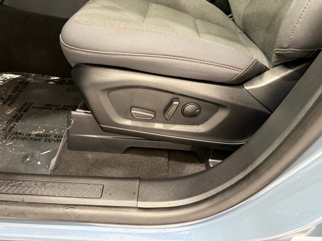 Certified 2025 Ford Explorer Active image 13