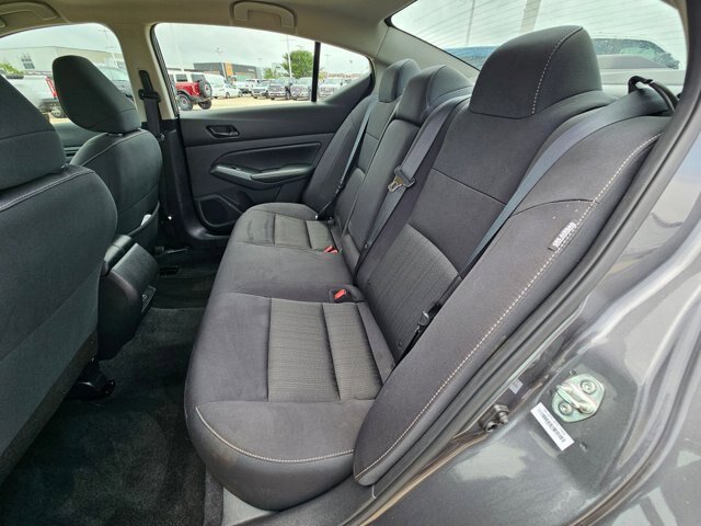 Used 2025 Nissan Altima 2.5 SV FWD image 24