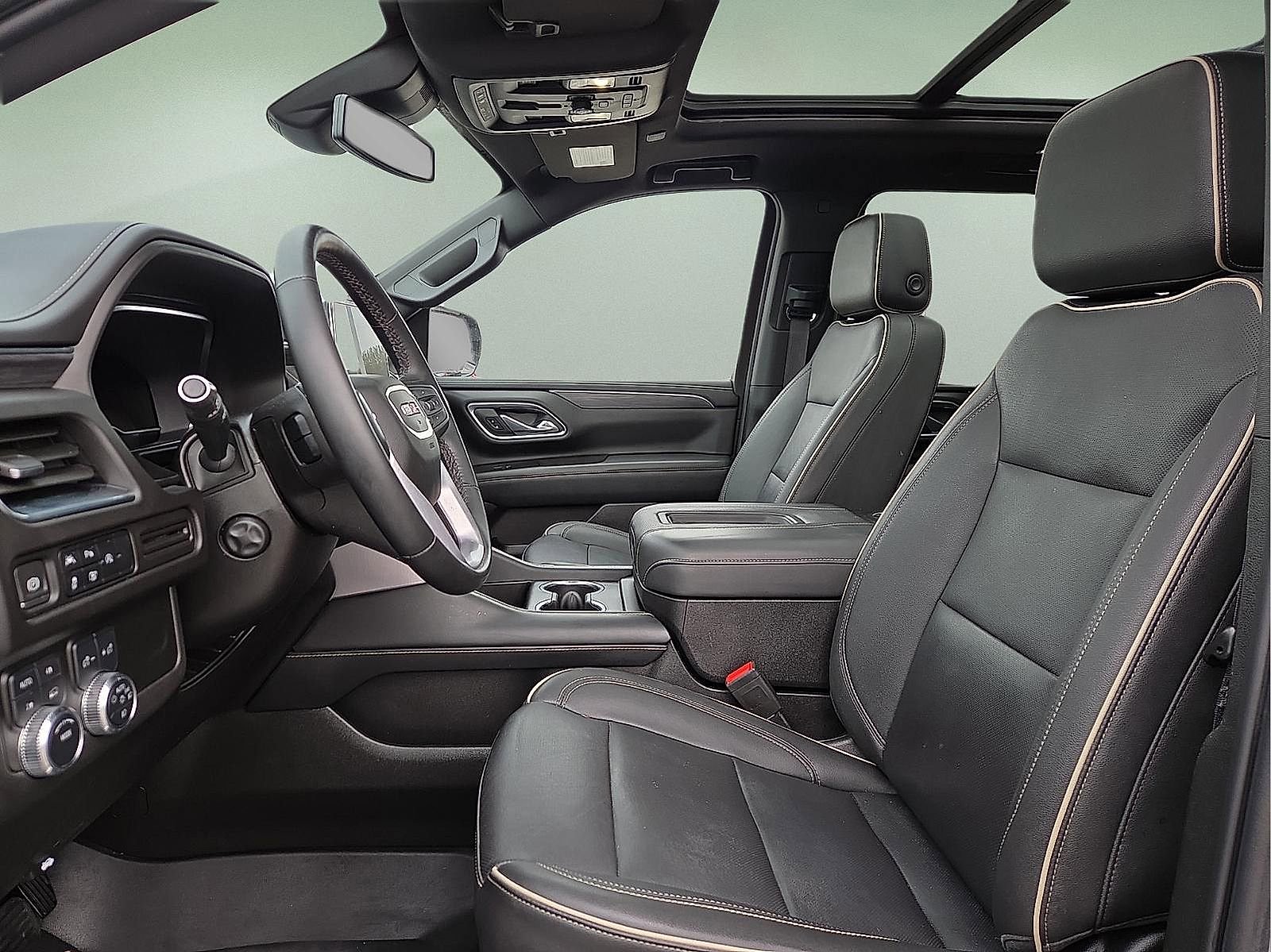 Used 2023 GMC Yukon XL SLT w/ SLT Premium Package image 15