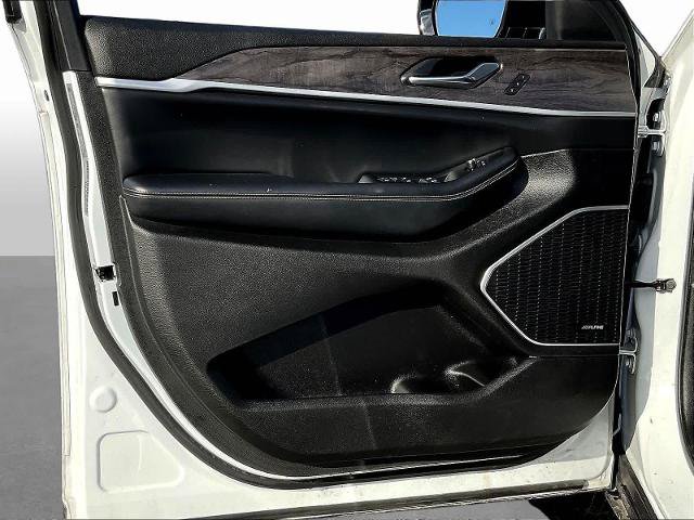 Used 2023 Jeep Grand Cherokee 4WD 4xe w/ Luxury Tech Group II image 22