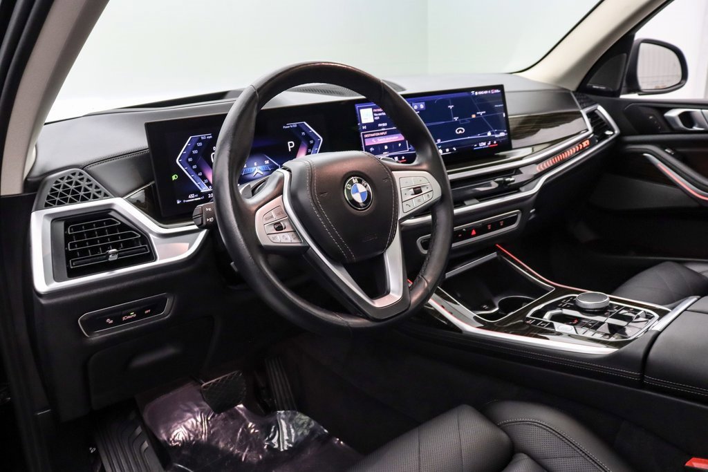 Used 2024 BMW X7 xDrive40i w/ Premium Package image 16