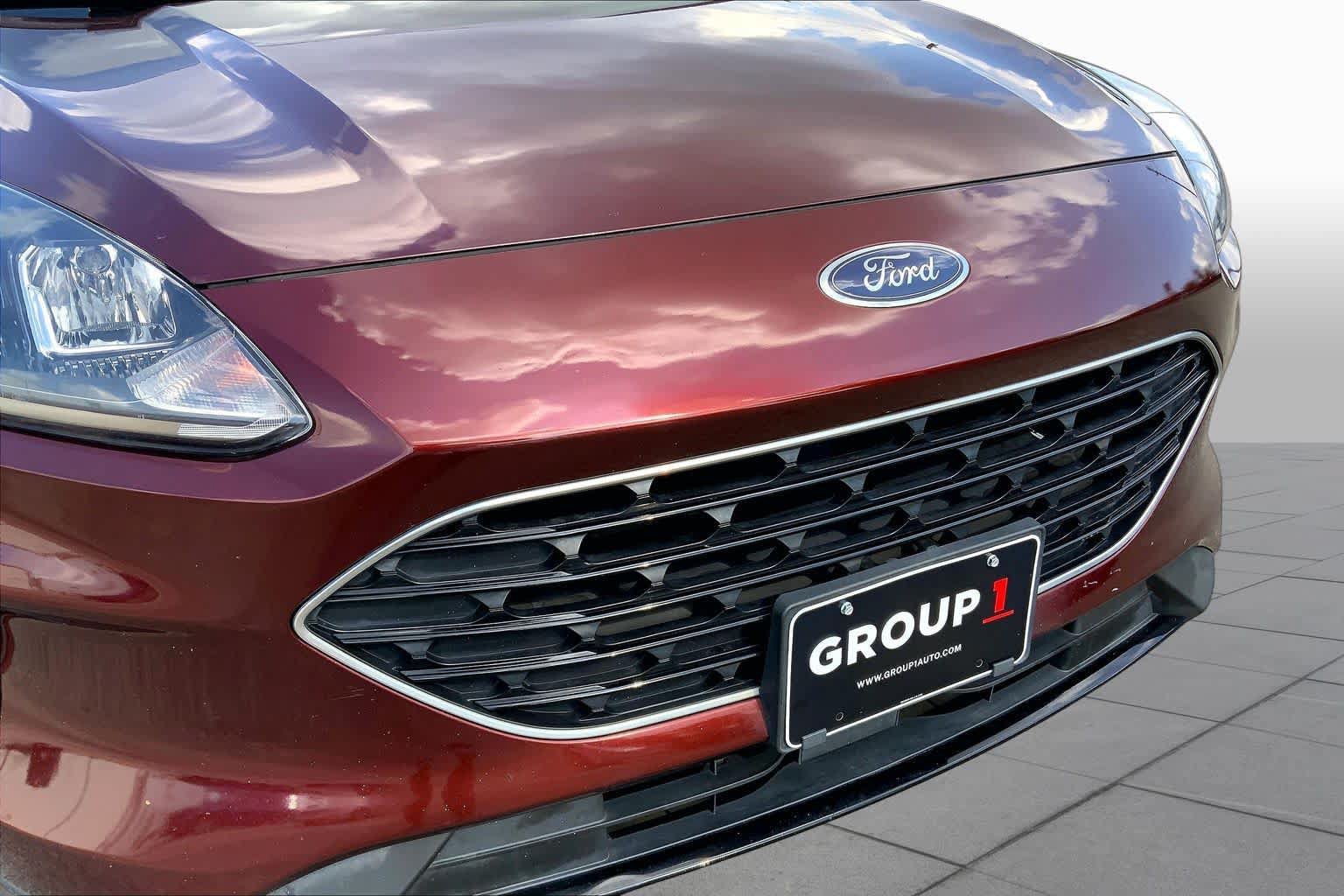 Certified 2021 Ford Escape SE w/ SE Sport Appearance Package FWD image 28