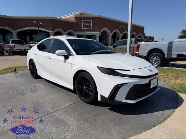 Used 2025 Toyota Camry SE w/ Convenience Package FWD image 1