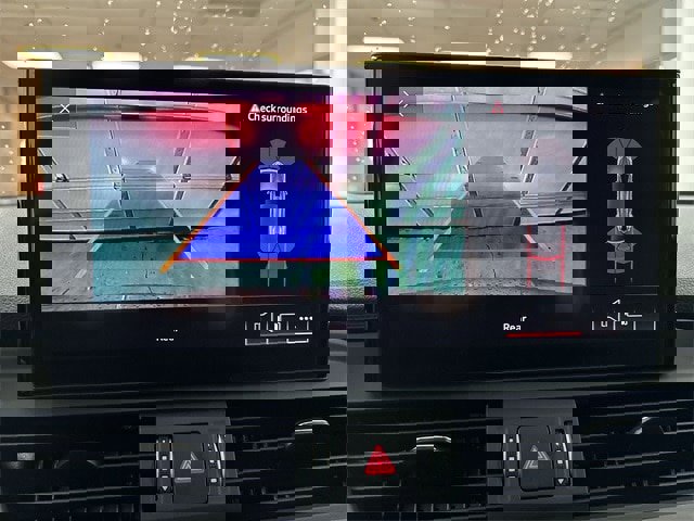 Used 2024 Audi Q5 e Premium w/ Convenience Package image 9