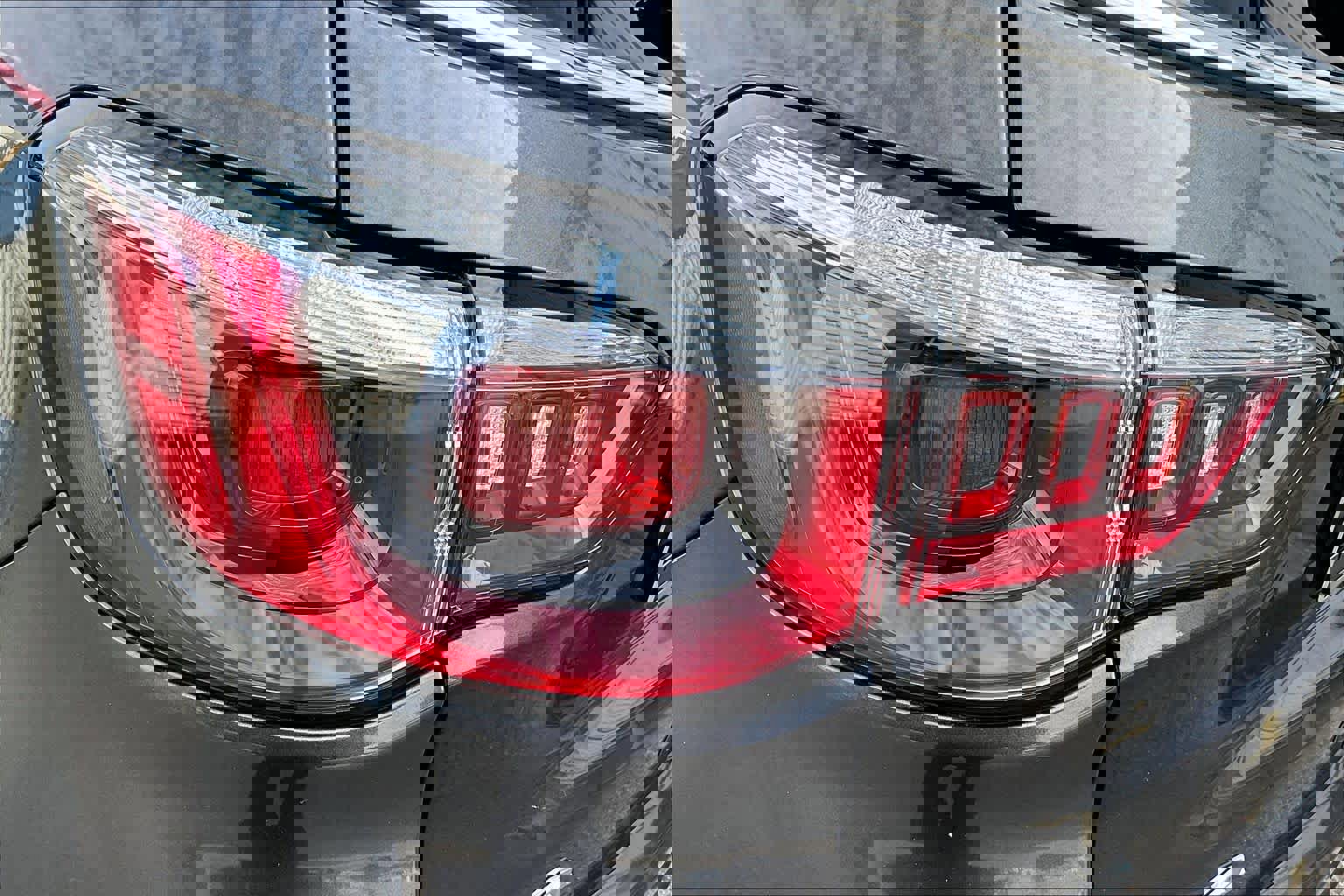 Used 2018 Jeep Compass Latitude w/ Popular Equipment Group image 30