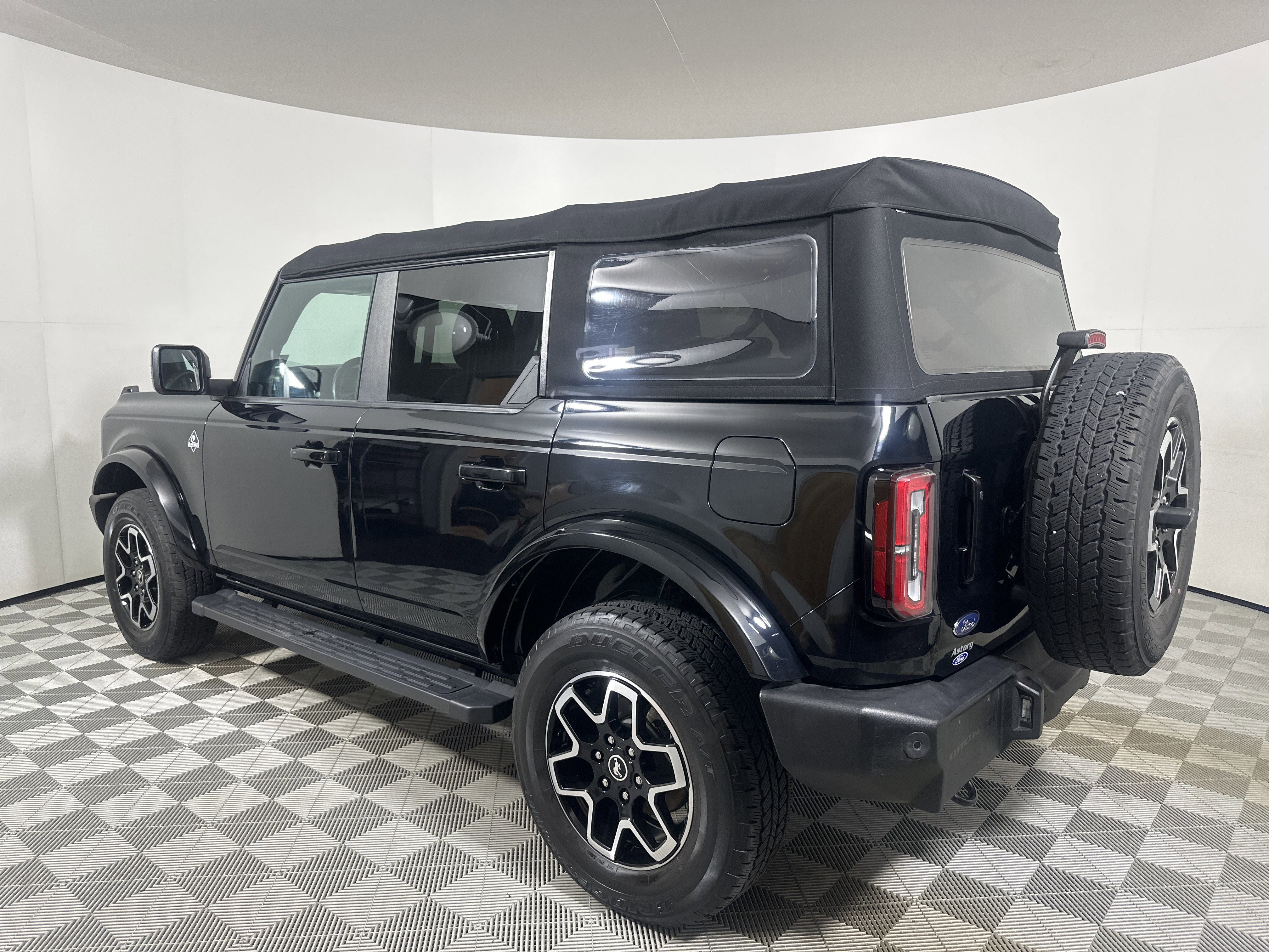 Certified 2022 Ford Bronco Outer Banks image 3