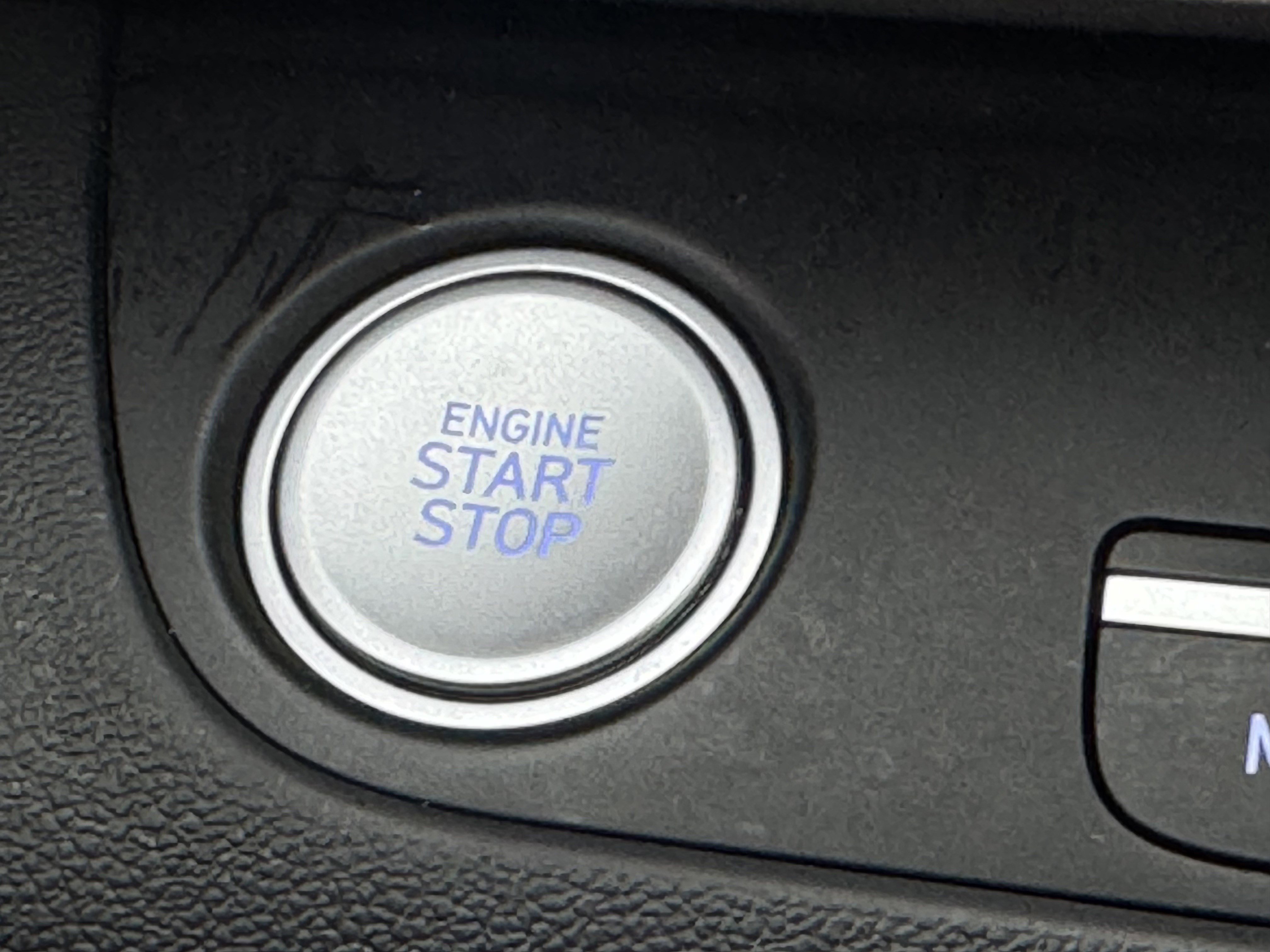 Used 2025 Hyundai Elantra Limited image 18