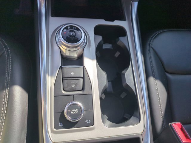 Certified 2022 Ford Explorer XLT w/ Equipment Group 202A AWD/4WD image 27