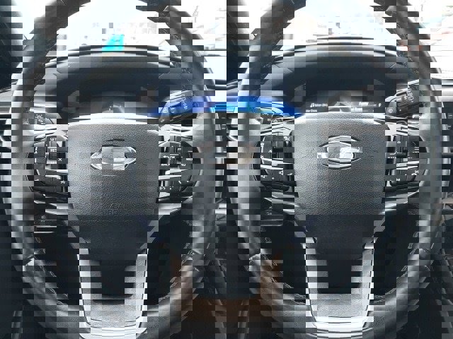 Certified 2021 Ford Explorer Platinum w/ Equipment Group 601A image 18