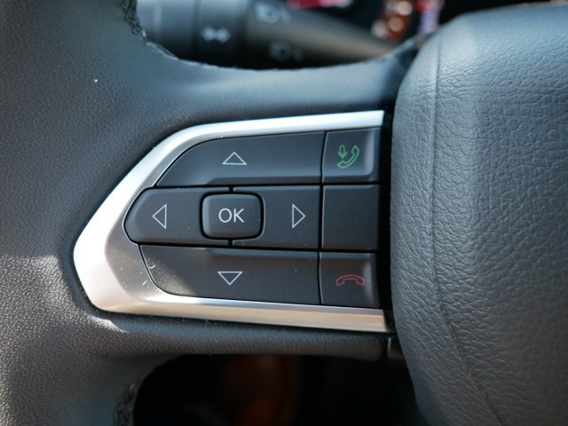 Used 2025 Jeep Compass Latitude w/ Sun & Sound Group AWD/4WD image 20