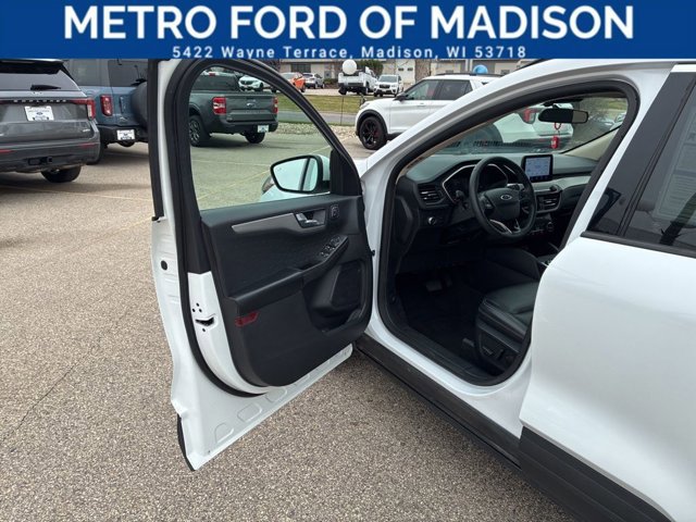 Certified 2020 Ford Escape SEL image 10