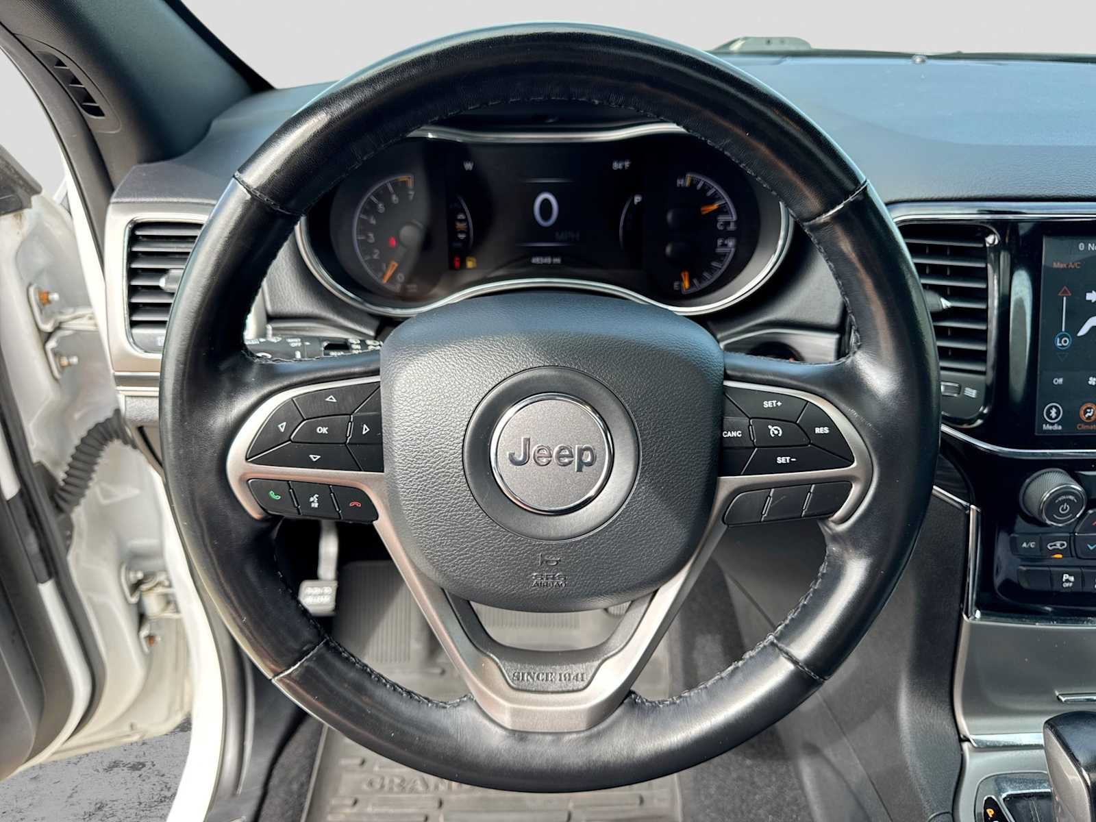 Used 2020 Jeep Grand Cherokee Limited AWD/4WD image 22