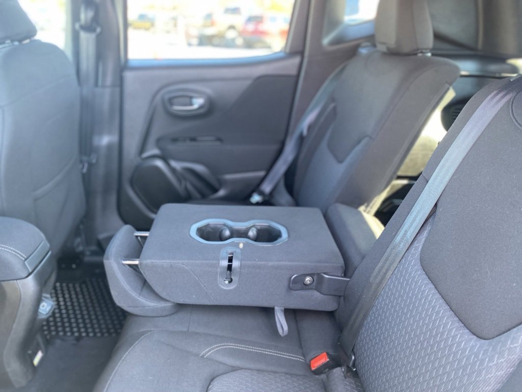 Used 2021 Jeep Renegade Latitude image 22