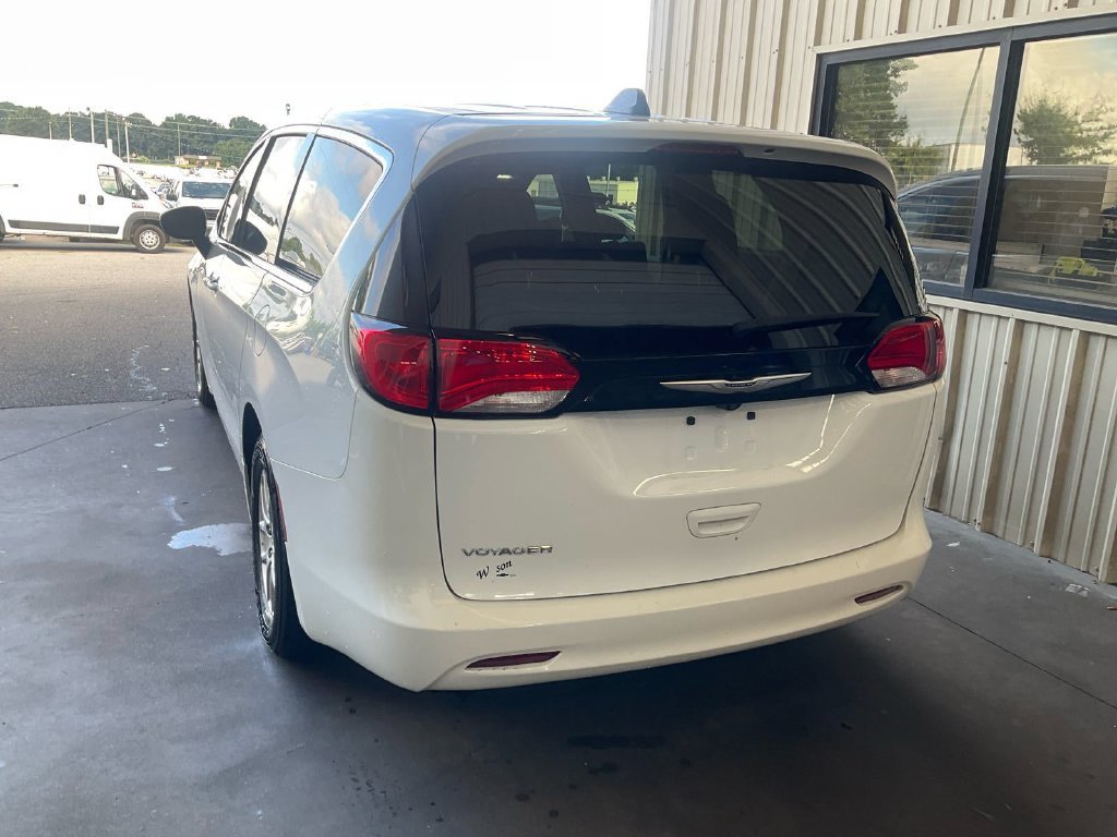 Used 2024 Chrysler Voyager LX FWD image 4