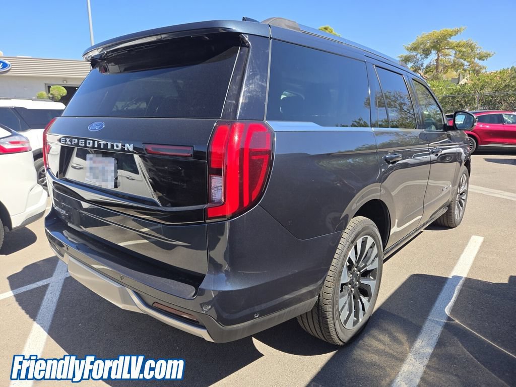 Certified 2025 Ford Expedition Platinum w/ Driver's Package AWD/4WD image 4