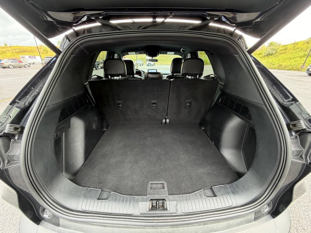 Certified 2025 Ford Escape ST-Line Select AWD/4WD image 46