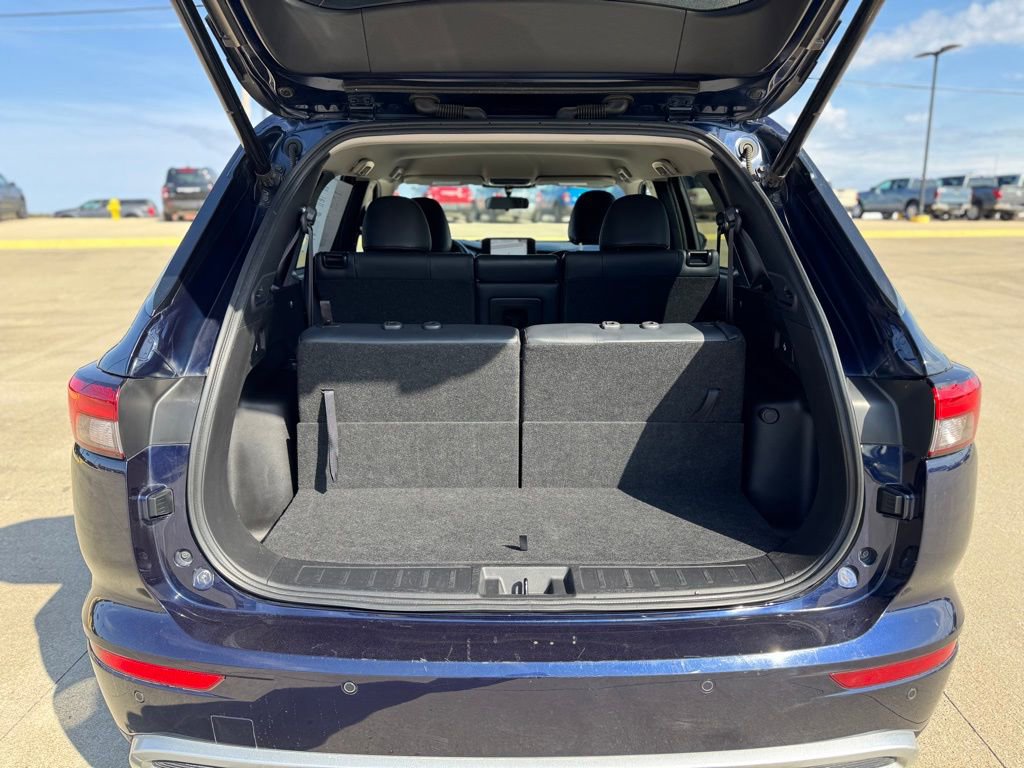 Used 2024 Mitsubishi Outlander SE image 37