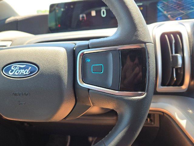 Certified 2025 Ford Expedition Active AWD/4WD image 30