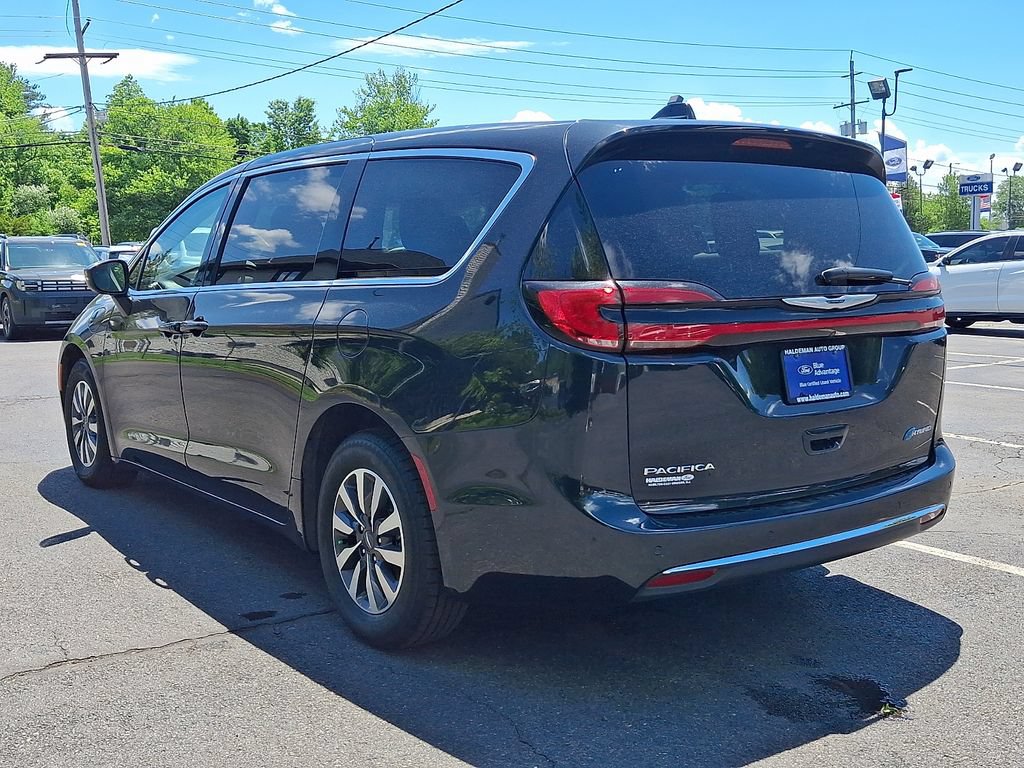 Used 2023 Chrysler Pacifica Touring-L FWD image 5