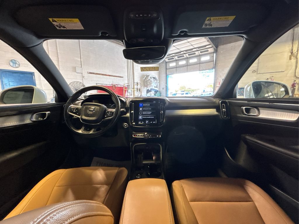Used 2020 Volvo XC40 T5 Momentum w/ Protection Package AWD/4WD image 35