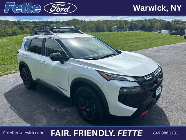 Used 2025 Nissan Rogue SV AWD/4WD image 4