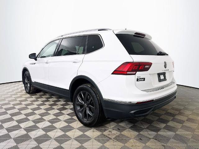 Used 2022 Volkswagen Tiguan SE image 3