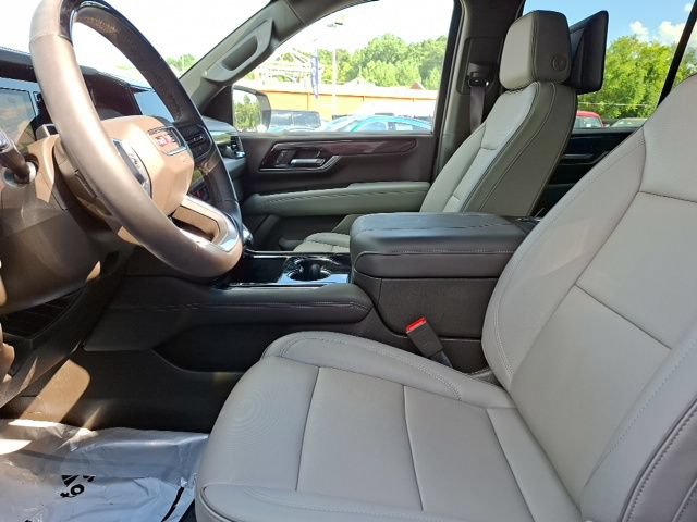 Used 2026 GMC Yukon Elevation w/ Elevation Premium Package AWD/4WD image 16